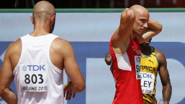Zkušený překážkář Petr Svoboda (vpravo) uspěl s protestem a na MS poběží čtvrteční semifinále. Zkušený překážkář Petr Svoboda (vpravo) uspěl s protestem a na MS poběží čtvrteční semifinále.