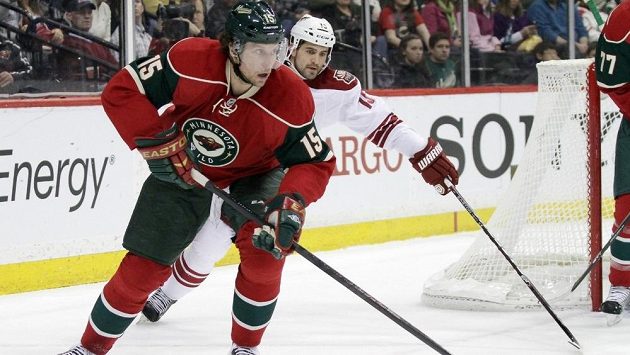 Útočník Minnesoty Dany Heatley (15) si kvůli zranění do konce sezóny nezahraje. Útočník Minnesoty Dany Heatley (15) si kvůli zranění do konce sezóny nezahraje.