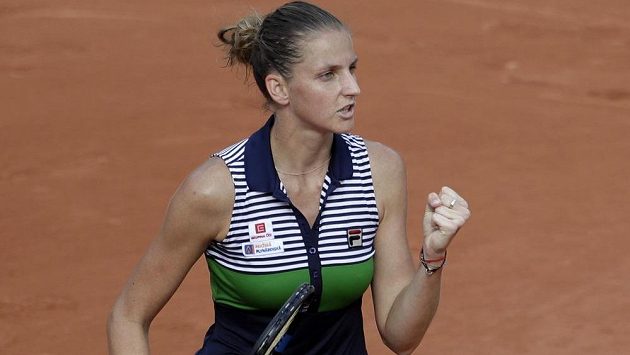 Karolína Plíšková postoupila do 2. kola French Open, když vyhrála nad Číňankou Čeng Saj-saj po setech 7:5, 6:2. Karolína Plíšková postoupila do 2. kola French Open, když vyhrála nad Číňankou Čeng Saj-saj po setech 7:5, 6:2.