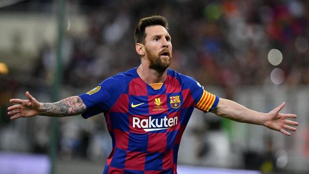 Argentinec Lionel Messi a jeho překvapené gesto poté, co sudí neuznal jeho gól. Argentinec Lionel Messi a jeho překvapené gesto poté, co sudí neuznal jeho gól.