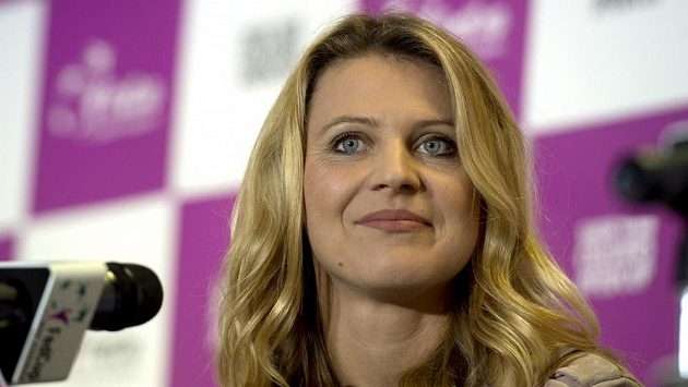 Tenistka Lucie Šafářová ukončí na lednovém Australian Open kariéru. Oznámila to 10. listopadu 2018 před finále Fed Cupu v Praze. Tenistka Lucie Šafářová ukončí na lednovém Australian Open kariéru. Oznámila to 10. listopadu 2018 před finále Fed Cupu v Praze.