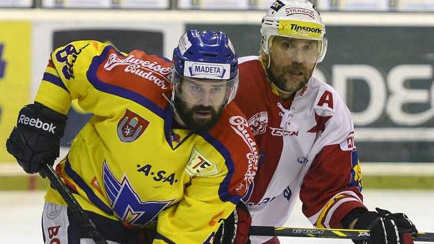 David Kuchejda (vlevo) z Budějovic a Pavel Kolařík ze Slavie. David Kuchejda (vlevo) z Budějovic a Pavel Kolařík ze Slavie.