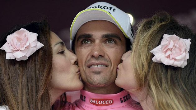 Španělský cyklista Alberto Contador nadále vévodí celkovému pořadí Giro d´Italia. Španělský cyklista Alberto Contador nadále vévodí celkovému pořadí Giro d´Italia.