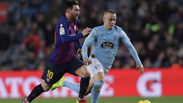Hvězdný Lionel Messi zase úřadoval v barcelonském dresu. Argentinec vstřelil gól a pomohl katalánskému gigantu k výhře nad Celtou Vigo 2:0. Hvězdný Lionel Messi zase úřadoval v barcelonském dresu. Argentinec vstřelil gól a pomohl katalánskému gigantu k výhře nad Celtou Vigo 2:0.