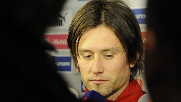 Tomáš Rosický v základní sestavě proti Dánsku chybí. Tomáš Rosický v základní sestavě proti Dánsku chybí.