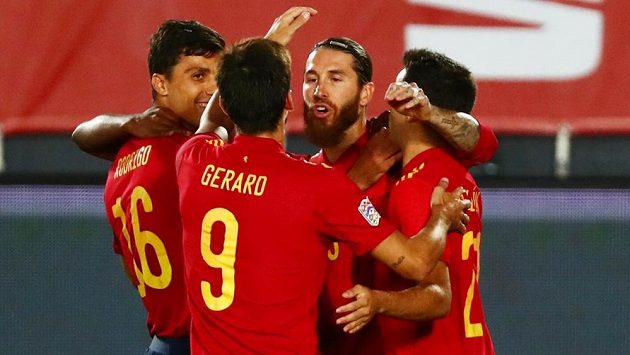 Navýsost spokojený byl trenér španělské fotbalové reprezentace Luis Enrique po nedělní výhře 4:0 nad Ukrajinou ve druhém utkání skupiny A4 Ligy národů. Navýsost spokojený byl trenér španělské fotbalové reprezentace Luis Enrique po nedělní výhře 4:0 nad Ukrajinou ve druhém utkání skupiny A4 Ligy národů.