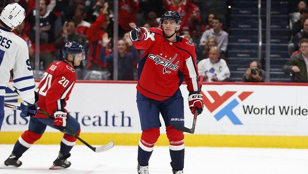 Český útočník Jakub Vrána se raduje z gólu proti Torontu. Český útočník Jakub Vrána se raduje z gólu proti Torontu.