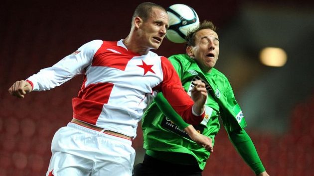 Jiří Böhm ze Slavie (vlevo) a Tomáš Jablonský z Jablonce. Jiří Böhm ze Slavie (vlevo) a Tomáš Jablonský z Jablonce.