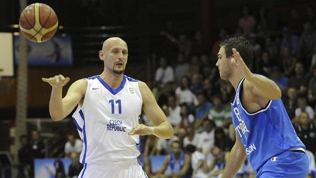 Ital Danilo Gallinari (vpravo) byl nejlepším hráčem zápasu. Ital Danilo Gallinari (vpravo) byl nejlepším hráčem zápasu.