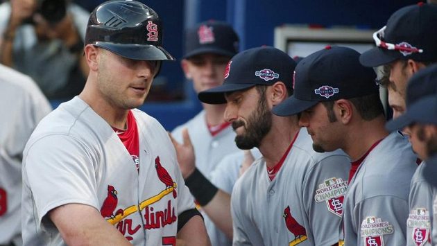 Baseballisté St. Louis se radují z výhry na hřišti Atlanty. Baseballisté St. Louis se radují z výhry na hřišti Atlanty.