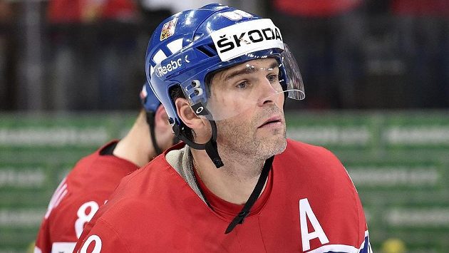 Jaromír Jágr v dresu české hokejové reprezentace na loňském domácím světovém šampionátu. Jaromír Jágr v dresu české hokejové reprezentace na loňském domácím světovém šampionátu.