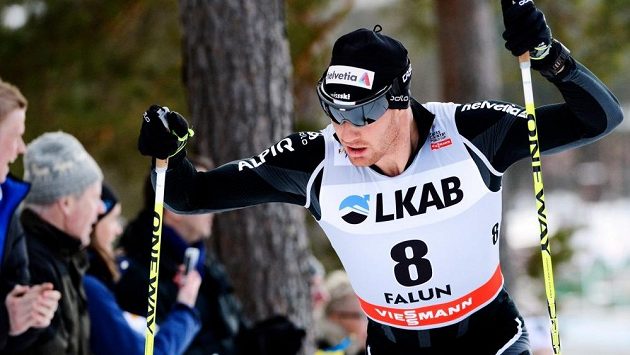 Švýcarský běžec Dario Cologna v závodu Světového poháru ve Falunu. Švýcarský běžec Dario Cologna v závodu Světového poháru ve Falunu.