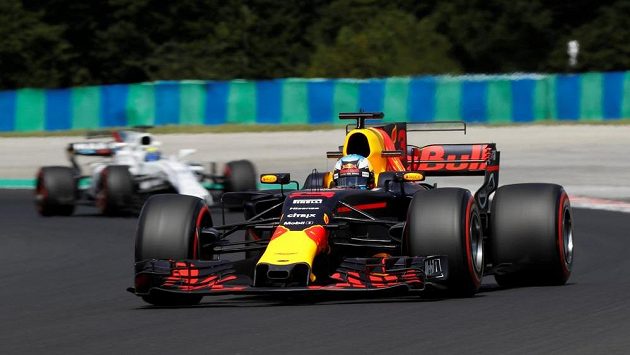 Daniel Ricciardo z Red Bullu při tréninku na Velkou cenu Maďarska. Daniel Ricciardo z Red Bullu při tréninku na Velkou cenu Maďarska.