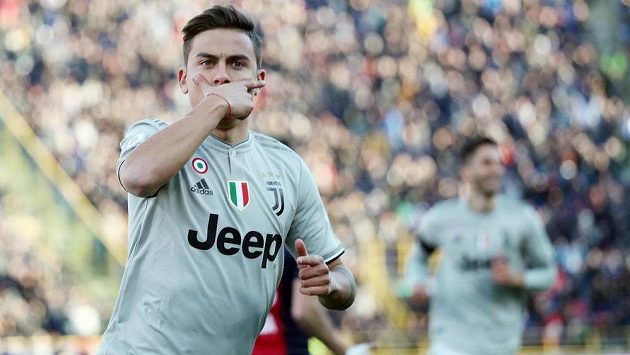 Paulo Dybala v dresu Juventusu Turín. Obleče ještě letos barvy Manchesteru United? Paulo Dybala v dresu Juventusu Turín. Obleče ještě letos barvy Manchesteru United?