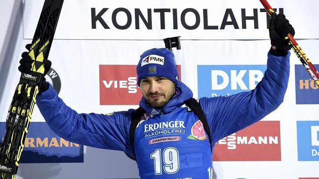Anton Šipulin z Ruska po vítězství ve sprintu v Kontiolahti. Anton Šipulin z Ruska po vítězství ve sprintu v Kontiolahti.