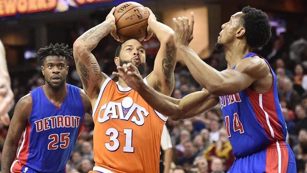 Basketbalisté Clevelandu si v NBA proti Detroitu s chutí zastříleli. Basketbalisté Clevelandu si v NBA proti Detroitu s chutí zastříleli.