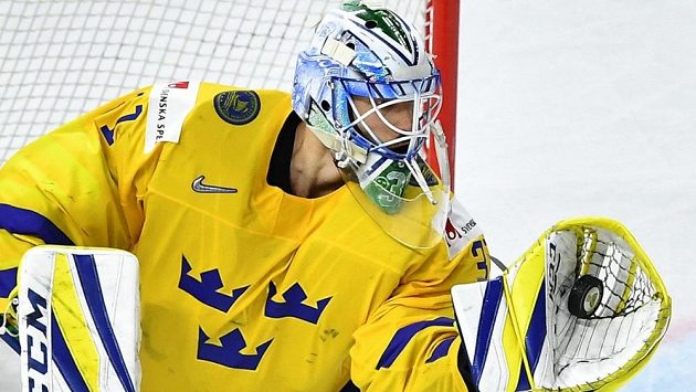 Švédský brankář Anders Nilsson během MS 2018, na němž získal zlato. Švédský brankář Anders Nilsson během MS 2018, na němž získal zlato.