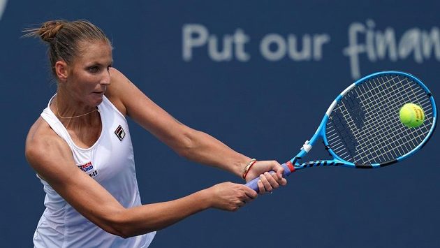 Karolína Plíšková při utkání s Číňankou Wang Ja-fan. Karolína Plíšková při utkání s Číňankou Wang Ja-fan.