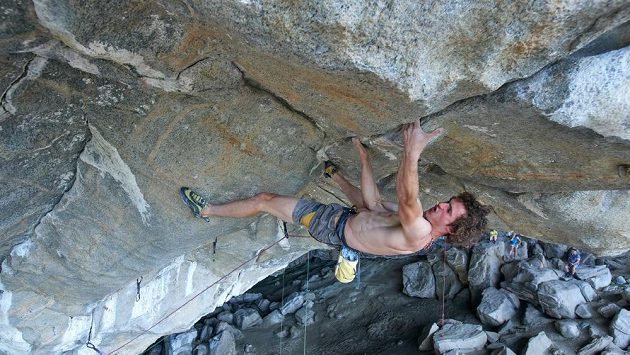 Adam Ondra v cestě Project Hard v norském Flatangeru. Český lezec jako první na světě otevřel obtížnost 9c. Adam Ondra v cestě Project Hard v norském Flatangeru. Český lezec jako první na světě otevřel obtížnost 9c.