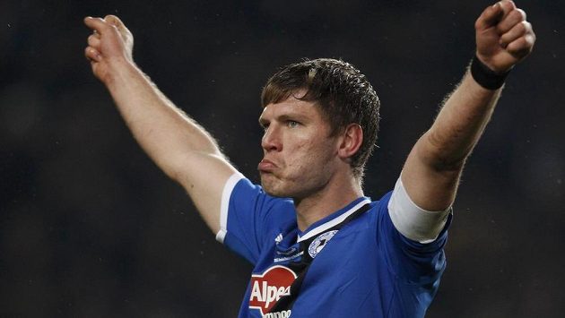 Fabian Klos z Arminie Bielefeld oslavuje gól proti Brémám. Fabian Klos z Arminie Bielefeld oslavuje gól proti Brémám.