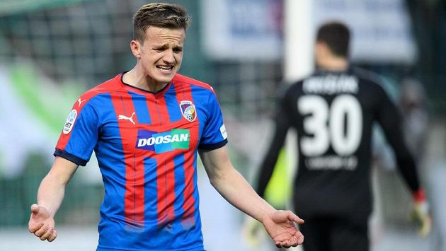 Plzeňský záložník Jan Kopic nechápe, co se s Viktorií děje... Plzeňský záložník Jan Kopic nechápe, co se s Viktorií děje...