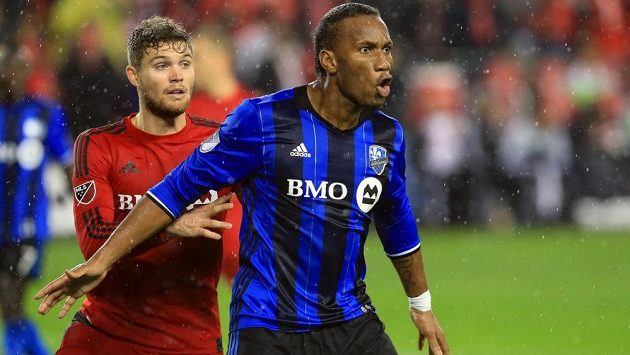 Didier Drogba (vpravo) v dresu Montrealu v utkání MLS proti Torontu. Didier Drogba (vpravo) v dresu Montrealu v utkání MLS proti Torontu.