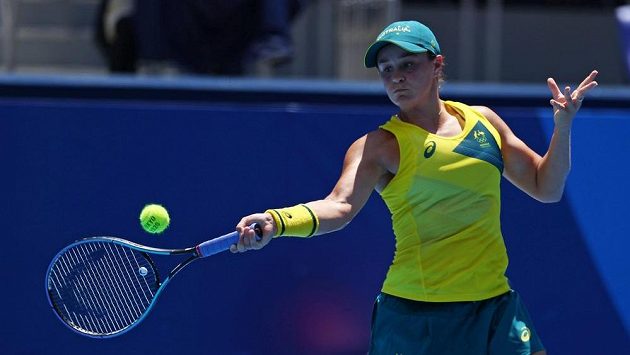 Australanka Ashleigh Bartyová při utkání se Španělkou Sarou Sorribesovou. Australanka Ashleigh Bartyová při utkání se Španělkou Sarou Sorribesovou.