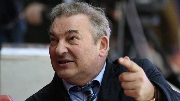 Slavný brankář sovětské sborné Vladislav Treťjak. Jeho předchůdce v klubu CSKA Viktor Tolmačov byl nalezen mrtev. Slavný brankář sovětské sborné Vladislav Treťjak. Jeho předchůdce v klubu CSKA Viktor Tolmačov byl nalezen mrtev.