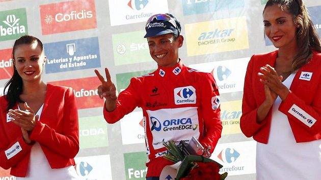 Esteban Chaves, kolumbijský cyklista stáje Orica GreenEdge, se po triumfu v 6. etapě znovu oblékl do červeného dresu lídra Vuelty. Esteban Chaves, kolumbijský cyklista stáje Orica GreenEdge, se po triumfu v 6. etapě znovu oblékl do červeného dresu lídra Vuelty.