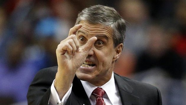 Trenér Randy Wittman skončil na lavičce basketbalistů Washingtonu. Trenér Randy Wittman skončil na lavičce basketbalistů Washingtonu.