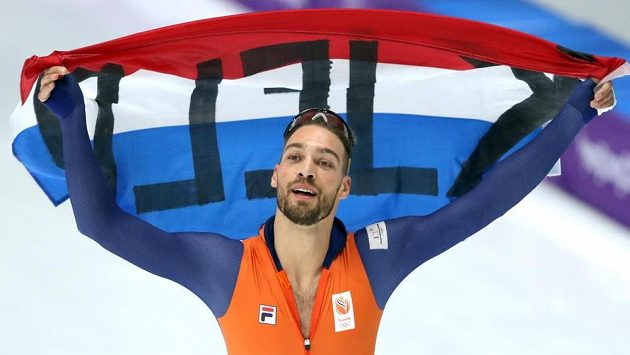 Nizozemec Kjeld Nuis po triumfu na 1000 m. Nizozemec Kjeld Nuis po triumfu na 1000 m.