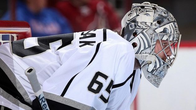 Český gólman Patrik Bartošák v dresu Los Angeles v přípravném kempu před touhle sezónou NHL. Český gólman Patrik Bartošák v dresu Los Angeles v přípravném kempu před touhle sezónou NHL.