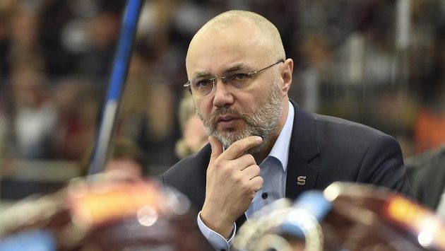 Trenér Sparty Jiří Kalous. Trenér Sparty Jiří Kalous.