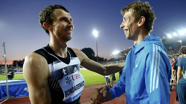 Ukrajinci Bohdan Bondarenko a Andrej Procenko, dva muži, kteří už letos přeletěli 240 cm. Ukrajinci Bohdan Bondarenko a Andrej Procenko, dva muži, kteří už letos přeletěli 240 cm.