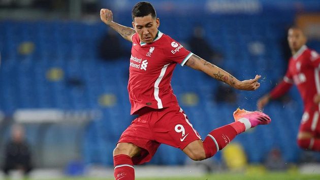 Hvězda fotbalového Liverpoolu Roberto Firmino během zápasu Premier League. Hvězda fotbalového Liverpoolu Roberto Firmino během zápasu Premier League.