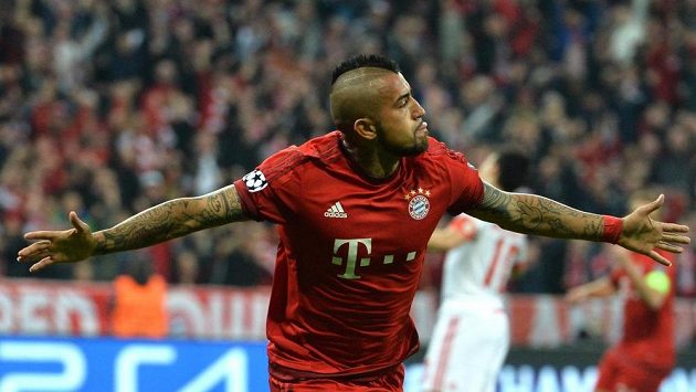 Arturo Vidal z Bayernu jásá po gólu proti Benfice ve čtvrtfinále Ligy mistrů. Arturo Vidal z Bayernu jásá po gólu proti Benfice ve čtvrtfinále Ligy mistrů.
