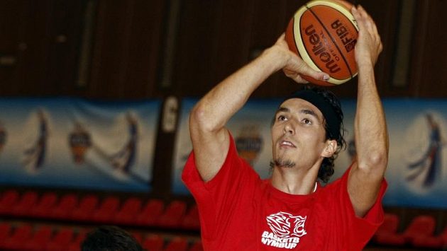 Basketbalista Jiří Welsch z Nymburka Basketbalista Jiří Welsch z Nymburka