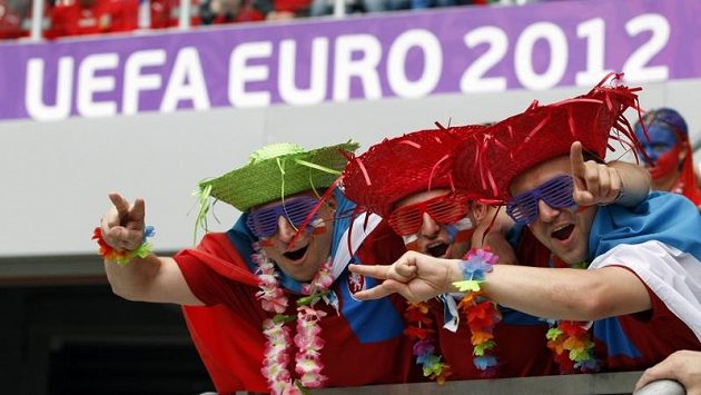Fanoušci českého týmu během utkání s Řeckem Fanoušci českého týmu během utkání s Řeckem