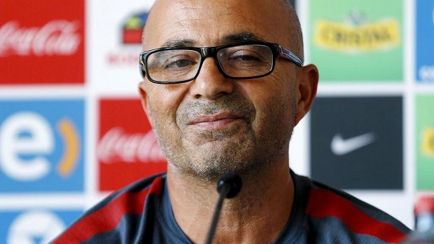 Trenér Jorge Sampaoli už fotbalisty Chile nepovede. Trenér Jorge Sampaoli už fotbalisty Chile nepovede.