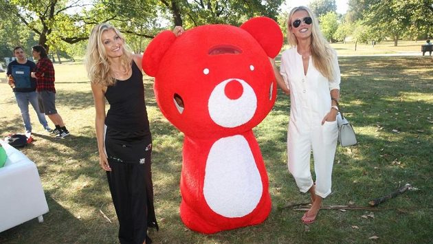 Tereza Maxová rozhýbává se svým Teribearem Prahu i celebrity. Tereza Maxová rozhýbává se svým Teribearem Prahu i celebrity.