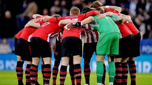 Southampton přikročil k odkladu platů hráčů a zaměstnanců. Southampton přikročil k odkladu platů hráčů a zaměstnanců.