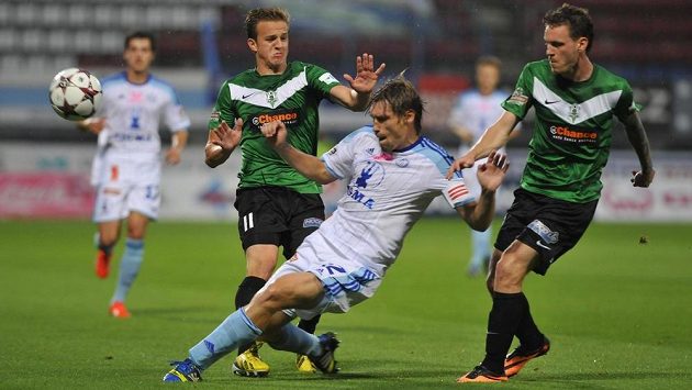 Aleš Škerle z Olomouce (uprostřed) a Jan Kopic (vlevo) a Ondřej Vaněk, oba z Jablonce. Aleš Škerle z Olomouce (uprostřed) a Jan Kopic (vlevo) a Ondřej Vaněk, oba z Jablonce.