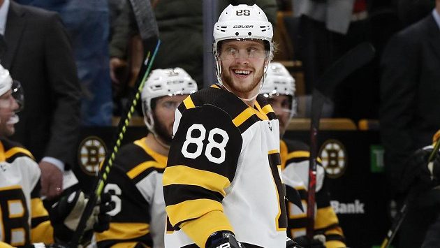 Český hokejový útočník David Pastrňák zářil v NHL. Český hokejový útočník David Pastrňák zářil v NHL.