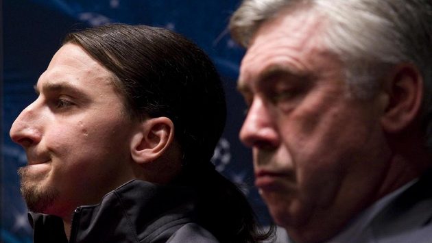 Trenér Paris St.Germain Carlo Ancelotti (vpravo) a opora francouzského týmu Zlatan Ibrahimovic. Trenér Paris St.Germain Carlo Ancelotti (vpravo) a opora francouzského týmu Zlatan Ibrahimovic.