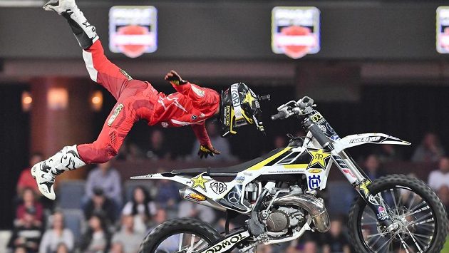 Libor Podmol během exhibičního závodu ve freestyle motokrosu FMX Gladiator Games. Libor Podmol během exhibičního závodu ve freestyle motokrosu FMX Gladiator Games.