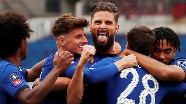 Radost fotbalistů Chelsea, do níž přijdou v létě posily za miliardy Radost fotbalistů Chelsea, do níž přijdou v létě posily za miliardy