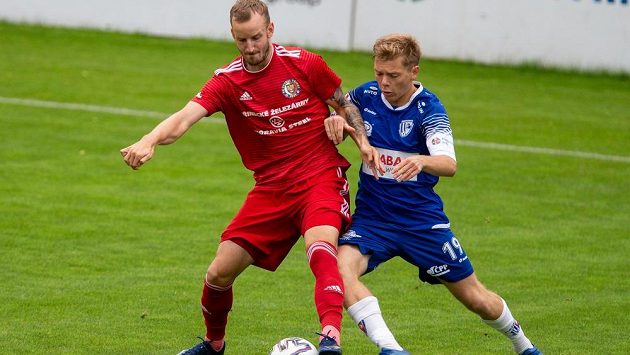 Jiří Janoščin z Třince a Michal Hlavatý z Pardubic. Jiří Janoščin z Třince a Michal Hlavatý z Pardubic.