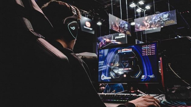 Esport je na vzestupu. Víte ale, co to je? Esport je na vzestupu. Víte ale, co to je?