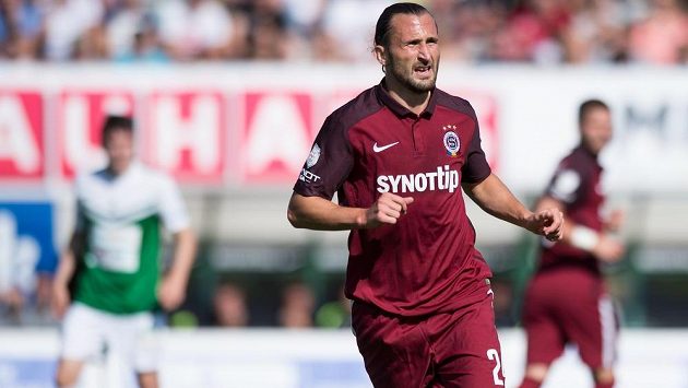 Petr Jiráček si v Jablonci odbyl premiéru ve sparťanském dresu. Teď se na sever Čech stěhuje. Petr Jiráček si v Jablonci odbyl premiéru ve sparťanském dresu. Teď se na sever Čech stěhuje.