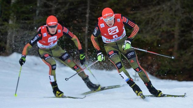 Sdruženář Eric Frenzel (vpravo) při závodě SP v Ramsau. Za rok 2015 v Německu získal se svými reprezentačními kolegy titul Kolektiv roku. Sdruženář Eric Frenzel (vpravo) při závodě SP v Ramsau. Za rok 2015 v Německu získal se svými reprezentačními kolegy titul Kolektiv roku.